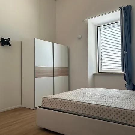 Serenity House * Latina